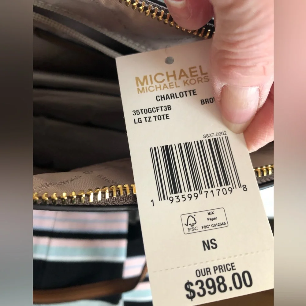 Michael Kors beautiful purse
